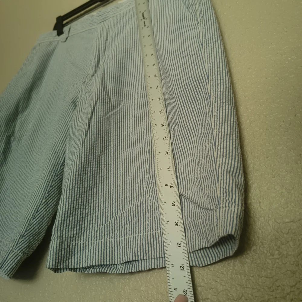 J.Crew Factory shorts men size 36 blue/white stripes 100% cotton vacation casual